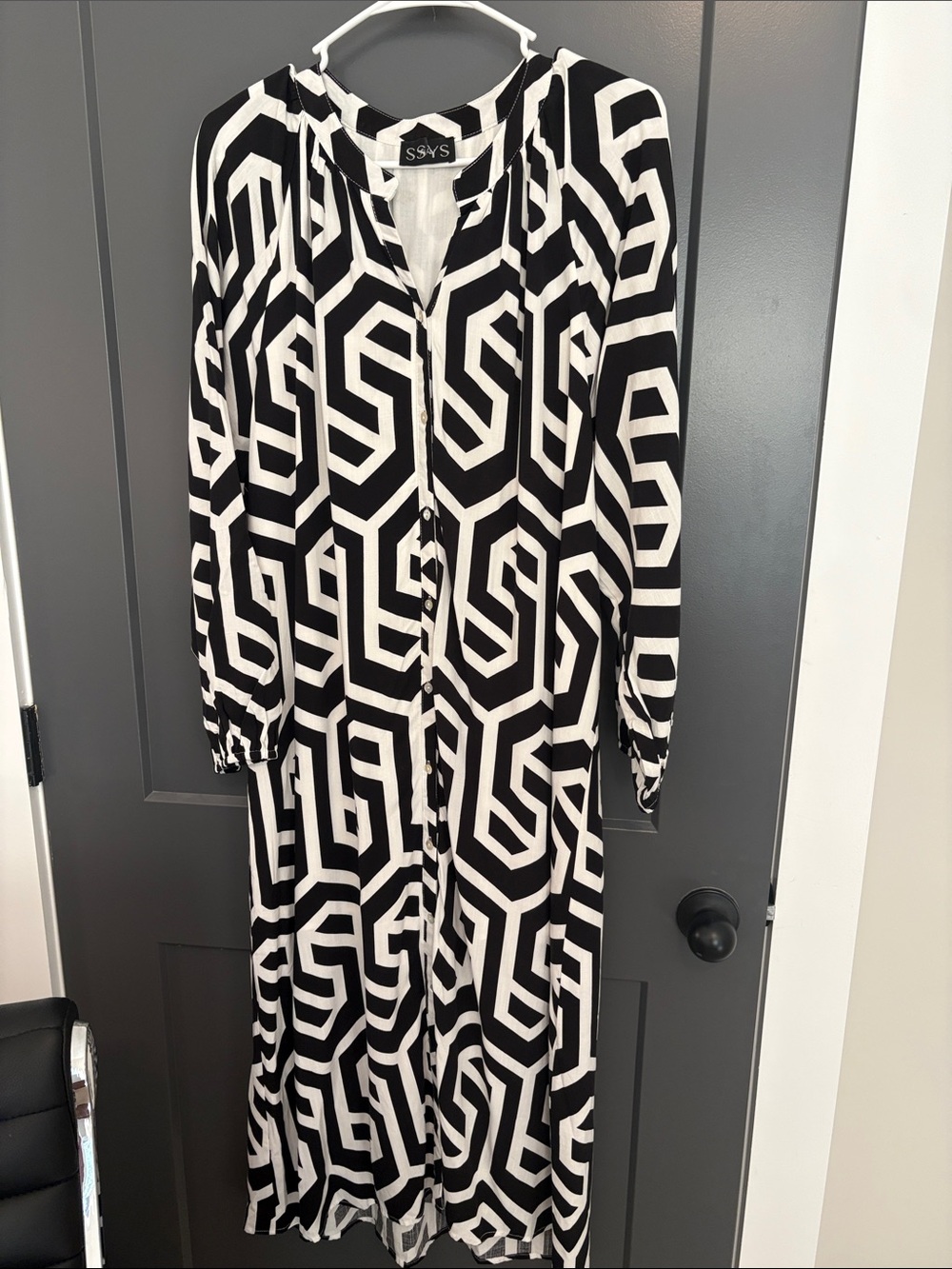 SSYS the label Black & White Geometric Button-Front Maxi Dress